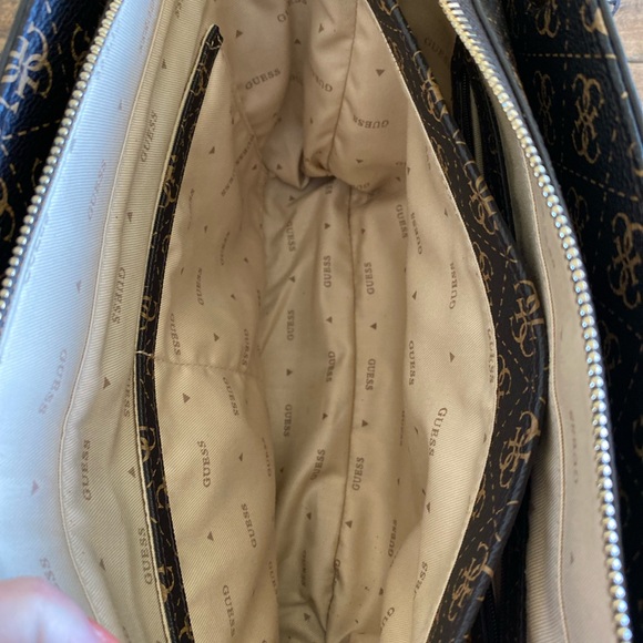 Guess Handbag NWOT Released 2024 - Picture 4 of 15